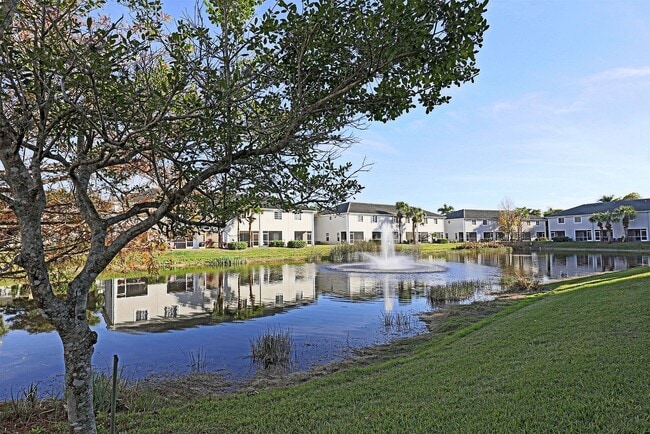 Building Photo - Cypress Landing 10033