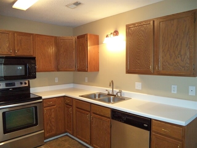 Building Photo - 4342 Walnut Ridge Ln