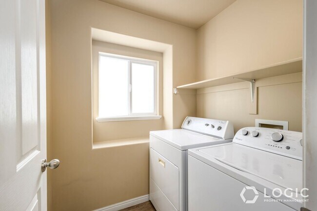 Building Photo - Beautiful Home in Eagle Mountain!