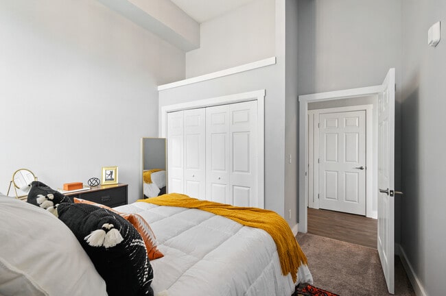 Building Photo - New South Side Apartments at 905 Bingham