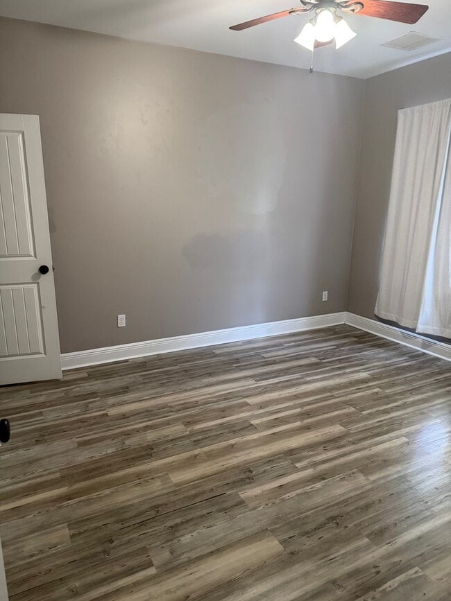 Building Photo - 4/4 HOUSE BY DOAK CAMPBELL STADIUM