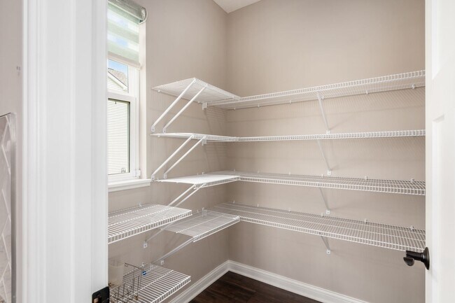Building Photo - 3387 Logsdon Lp