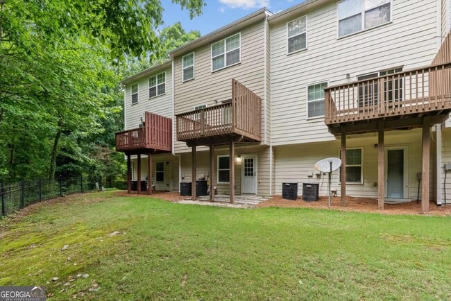 Building Photo - 6720 Stoneleigh Way