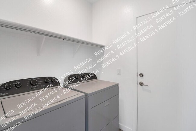 Building Photo - 35024 N Palm Dr