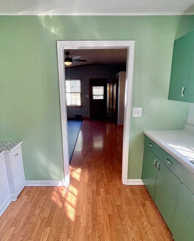 Building Photo - Very Unique 5 Bedroom Home on Large Lot