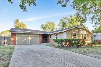 Building Photo - Coming available in February!