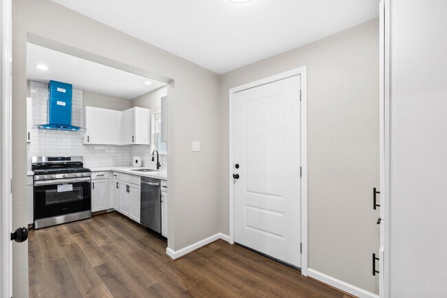 Building Photo - 3106 Michigan St