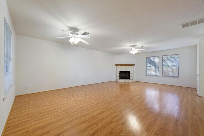 Building Photo - 102 Presidio Dr