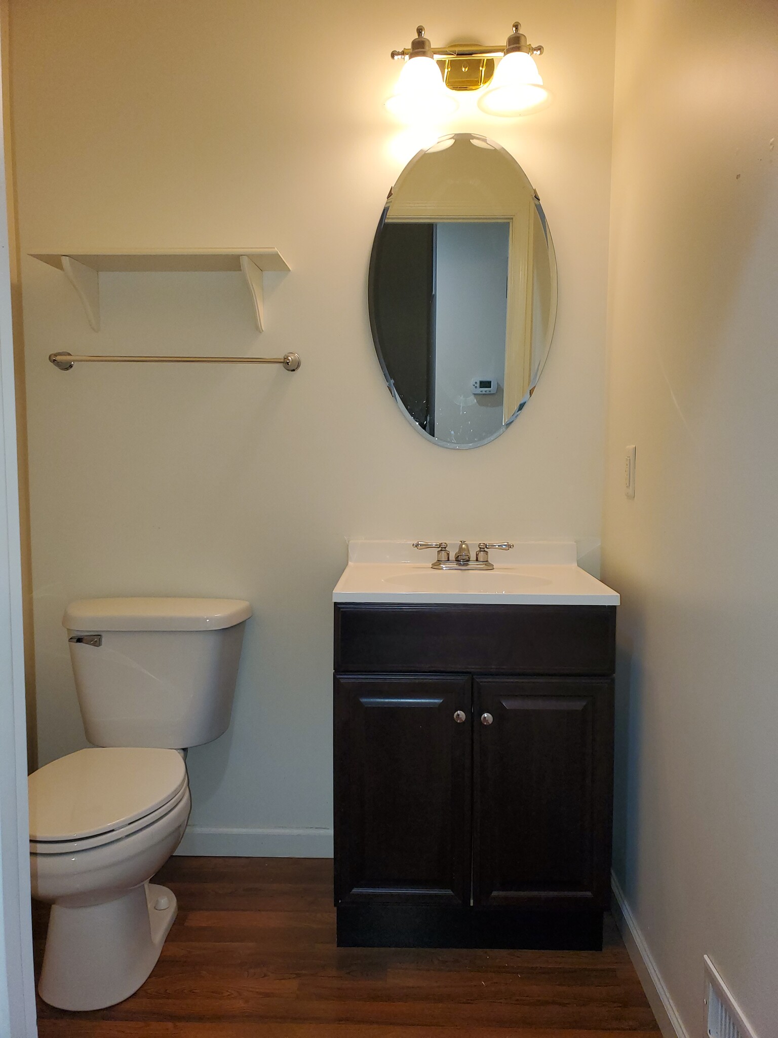 Powder Room - 509 Garden Way