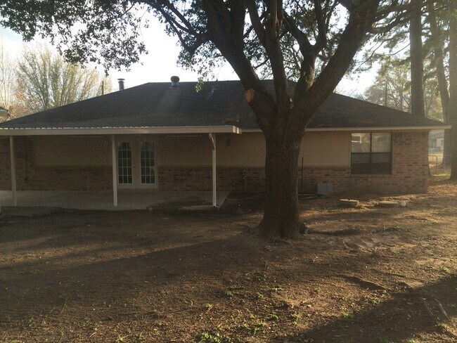 Building Photo - Charming 3 Bedroom in Flint! Coming Soon!