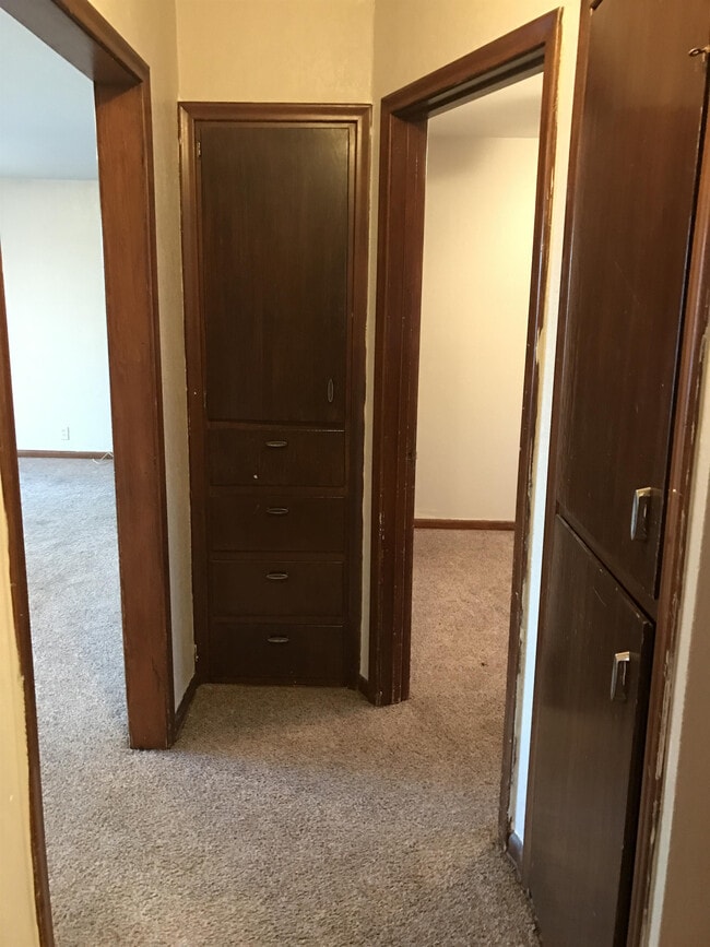 Building Photo - 8126 E Indianapolis St