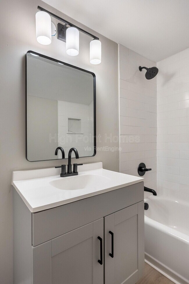 Building Photo - 1201 E 32nd St