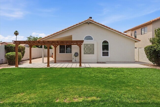 Building Photo - 5958 E Kelton Ln
