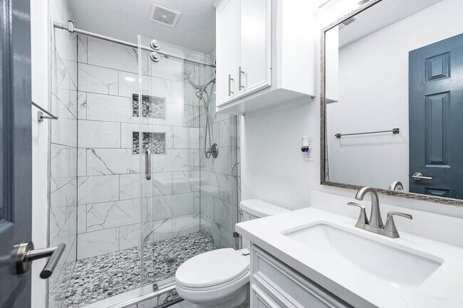 Building Photo - 8903 Sultan Dr