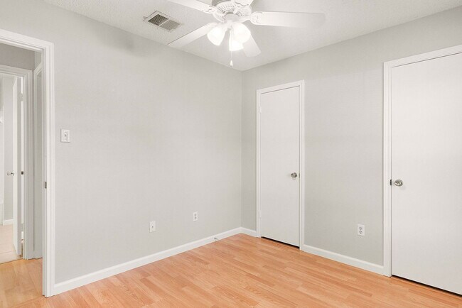 Building Photo - 11931 Rosethorn Dr