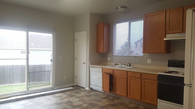 Building Photo - 3 Bedroom Ranch
