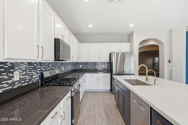 Building Photo - 10915 E Rafael Ave