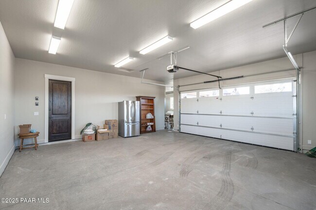 Building Photo - 9830 N American Ranch Rd