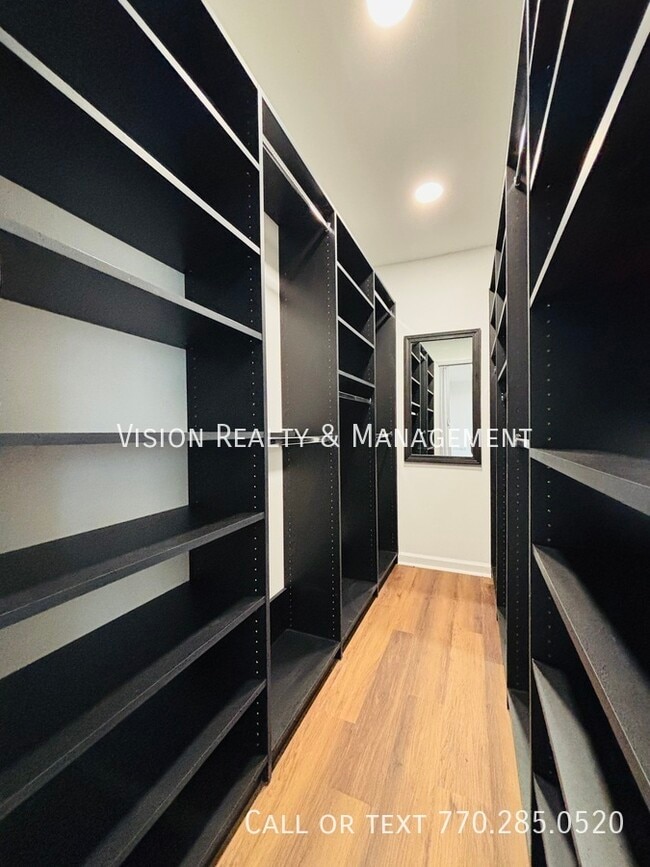 Building Photo - 2821 Briarvale Ct SE