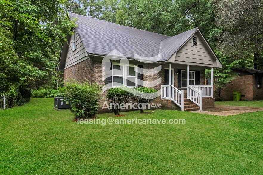 Building Photo - 212 Woodcrest Dr