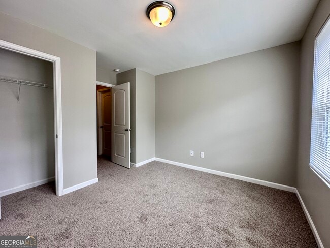 Building Photo - 308 Reedell Way