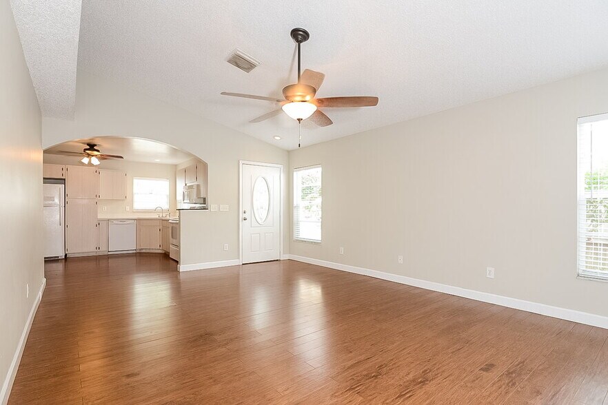 Building Photo - 1822 Coyote Pl