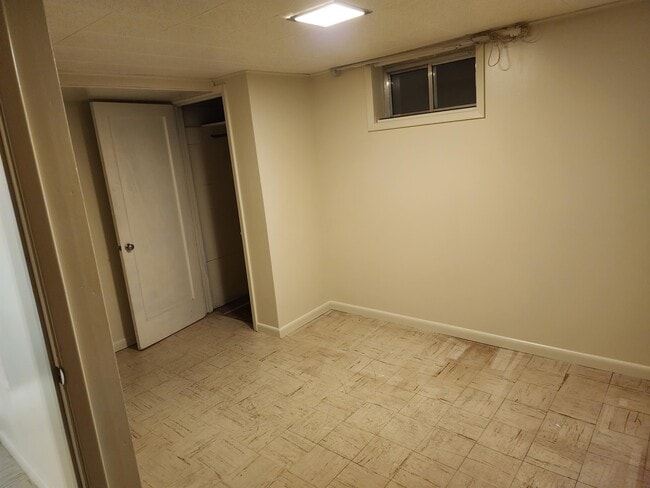 Building Photo - 5065 S 300 W