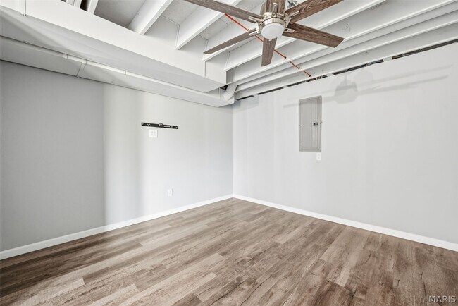 Building Photo - 463 Dusty Brook Dr