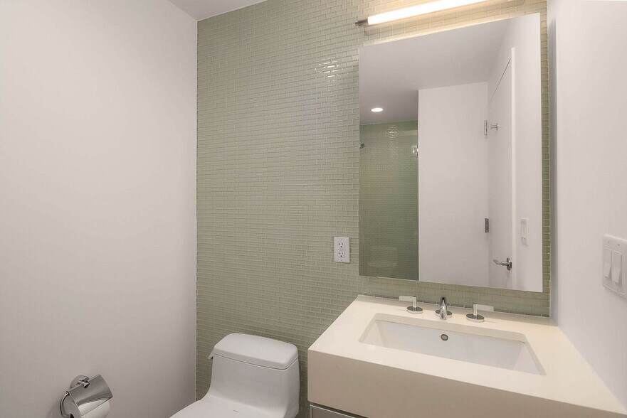 Building Photo - 1113 York Ave