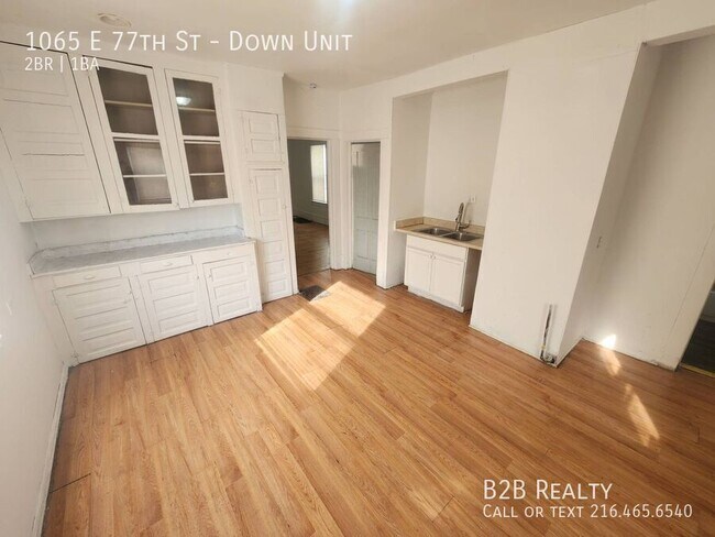 Building Photo - 1065 E 77th St