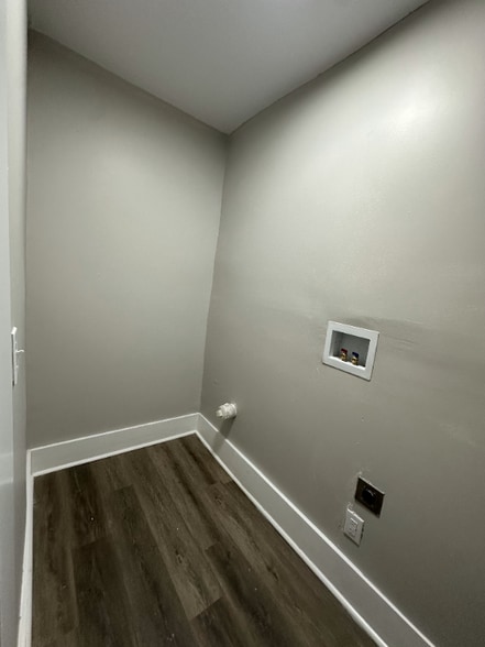 Building Photo - 224-226 W Brown Ave