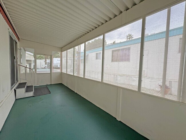 Building Photo - 70210 CA-111