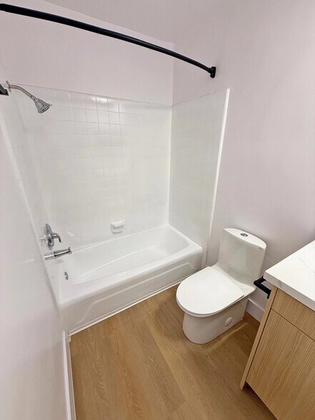 Building Photo - 11070 Rose Ave