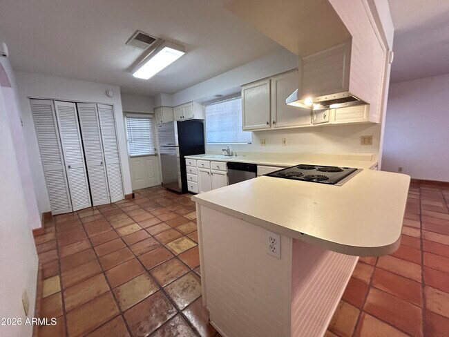 Building Photo - 3122 E Montecito Ave