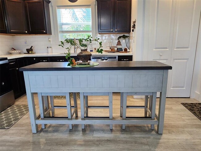 Building Photo - 31547 Ave D