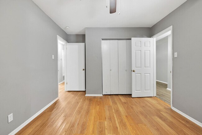 Building Photo - 6012-6014 Evers Rd