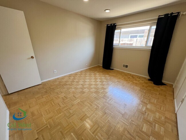 Building Photo - $3695 - 2 Bed/1.5 Bath Duplex in Santa Clara w/ Attached Garage