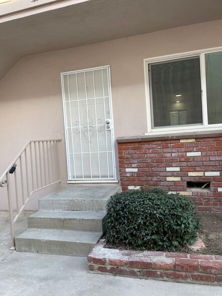 Downstairs back unit - 2215 Mathews Ave