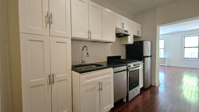 Building Photo - 20 Magaw Pl