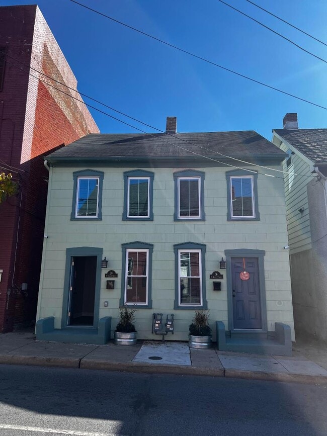 Building Photo - 38 N Locust St