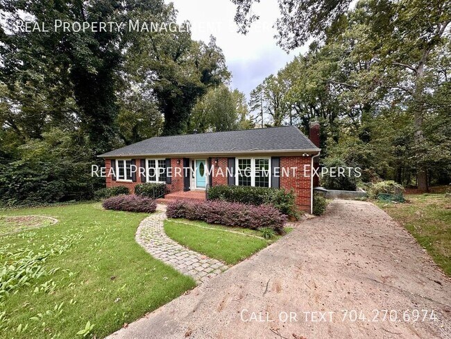 Building Photo - 3311 Tyrone Dr