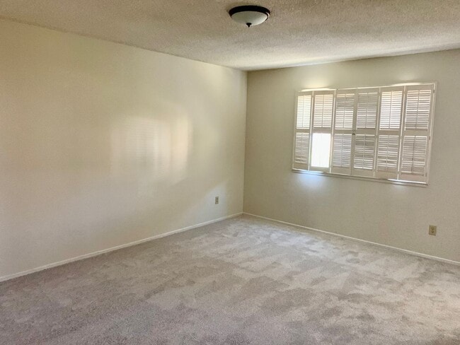 Building Photo - Rare Single-Story Townhome in Gated Sunrise Almaden Community
