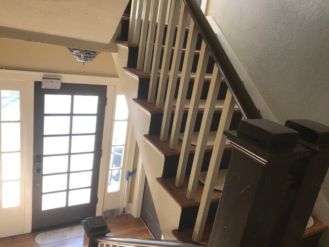 Entrance Hall off of 17th St. - 510 W 17th St