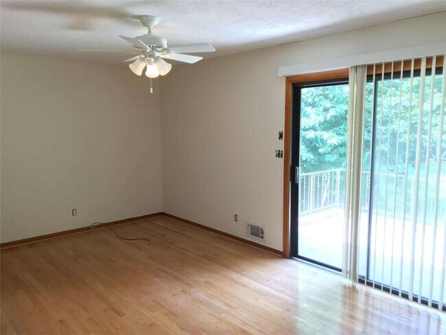 Building Photo - 1321 Mary Dale Dr SW
