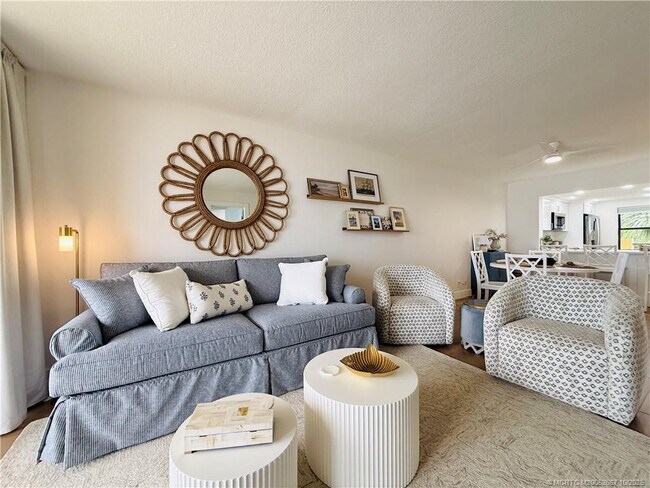 Building Photo - 7370 S Ocean Dr