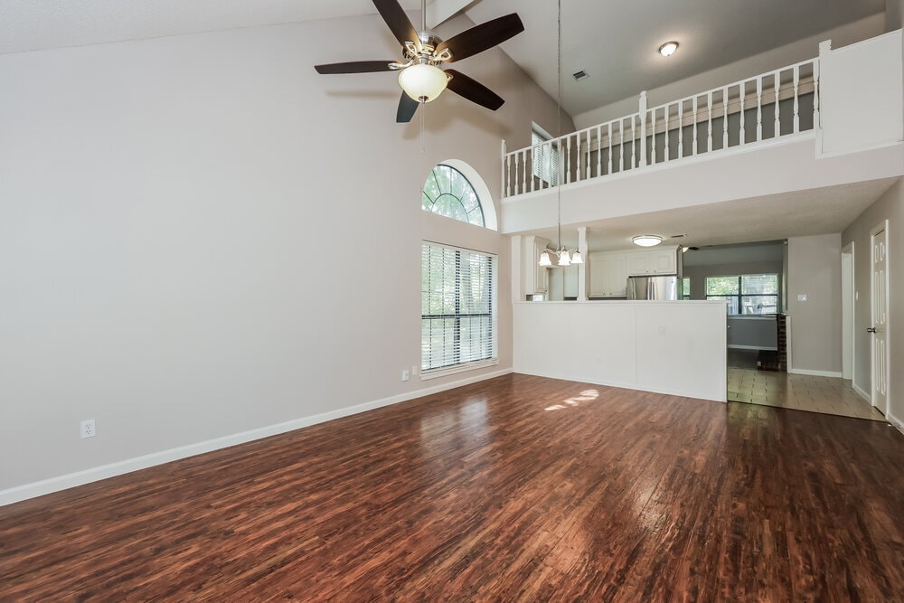 Building Photo - 657 Edgewood Dr
