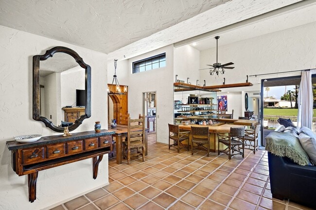 Building Photo - Spacious Two Bedroom Condo in Gated Commun...