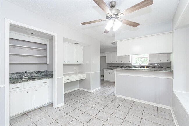 Building Photo - 5414 Forest Timbers Dr