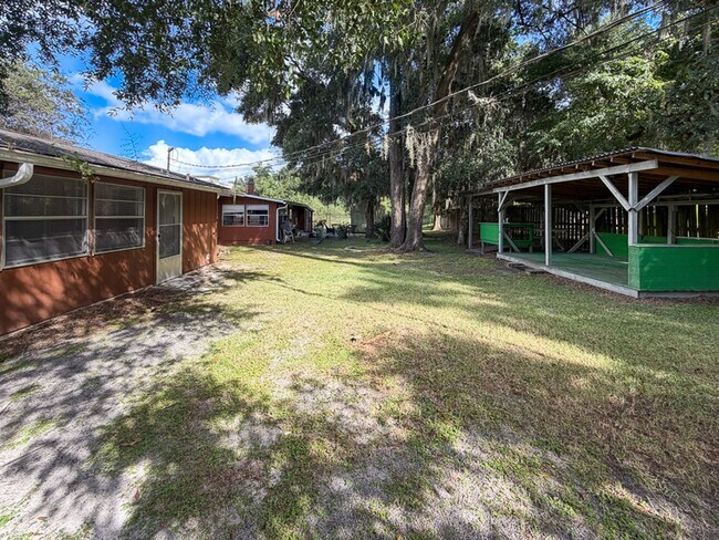 Building Photo - 2294 - Shady Forest