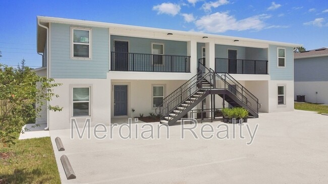 Building Photo - 2300 Fox Hollow Dr